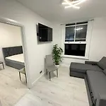 One Bedroom Flat 2Nd Floor Victoria