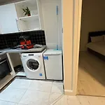 One Bedroom Flat 2Nd Floor Victoria