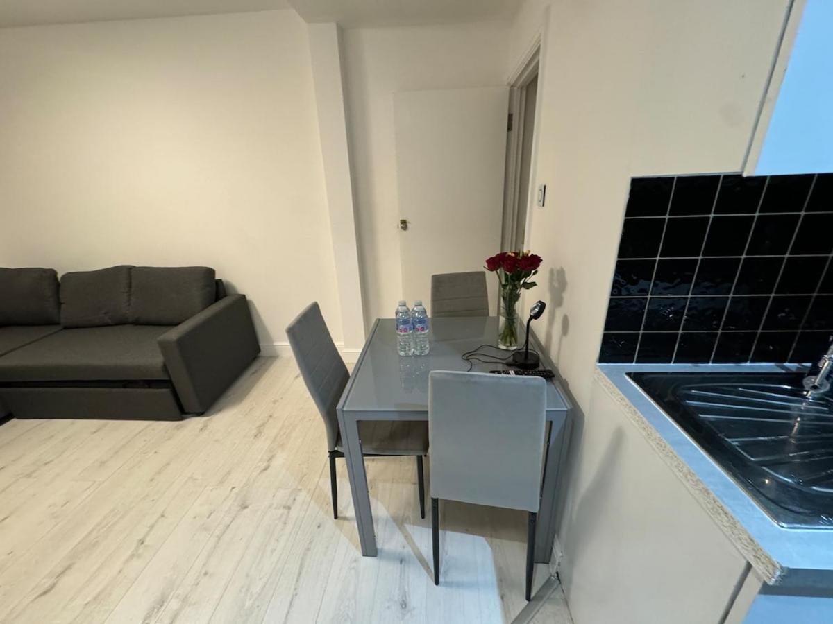 Appartamento One Bedroom Flat 2nd Floor Victoria Londra