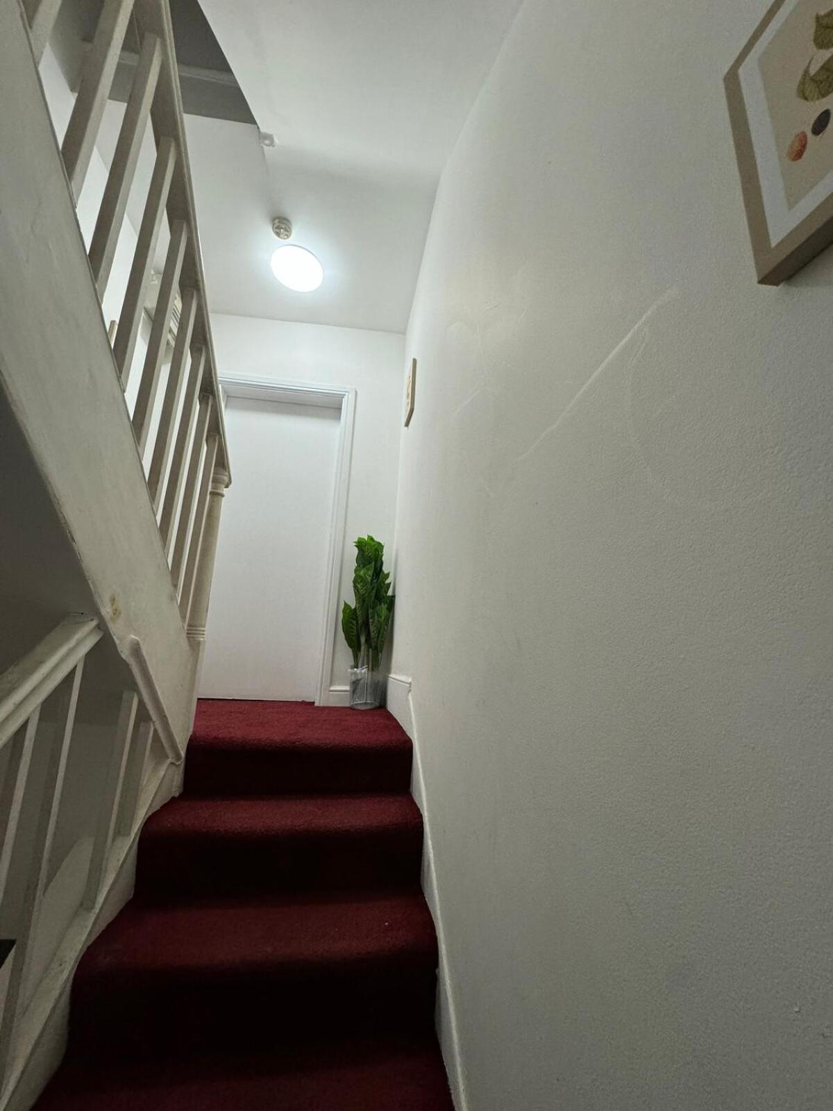 One Bedroom Flat 2nd Floor Victoria * Londra
