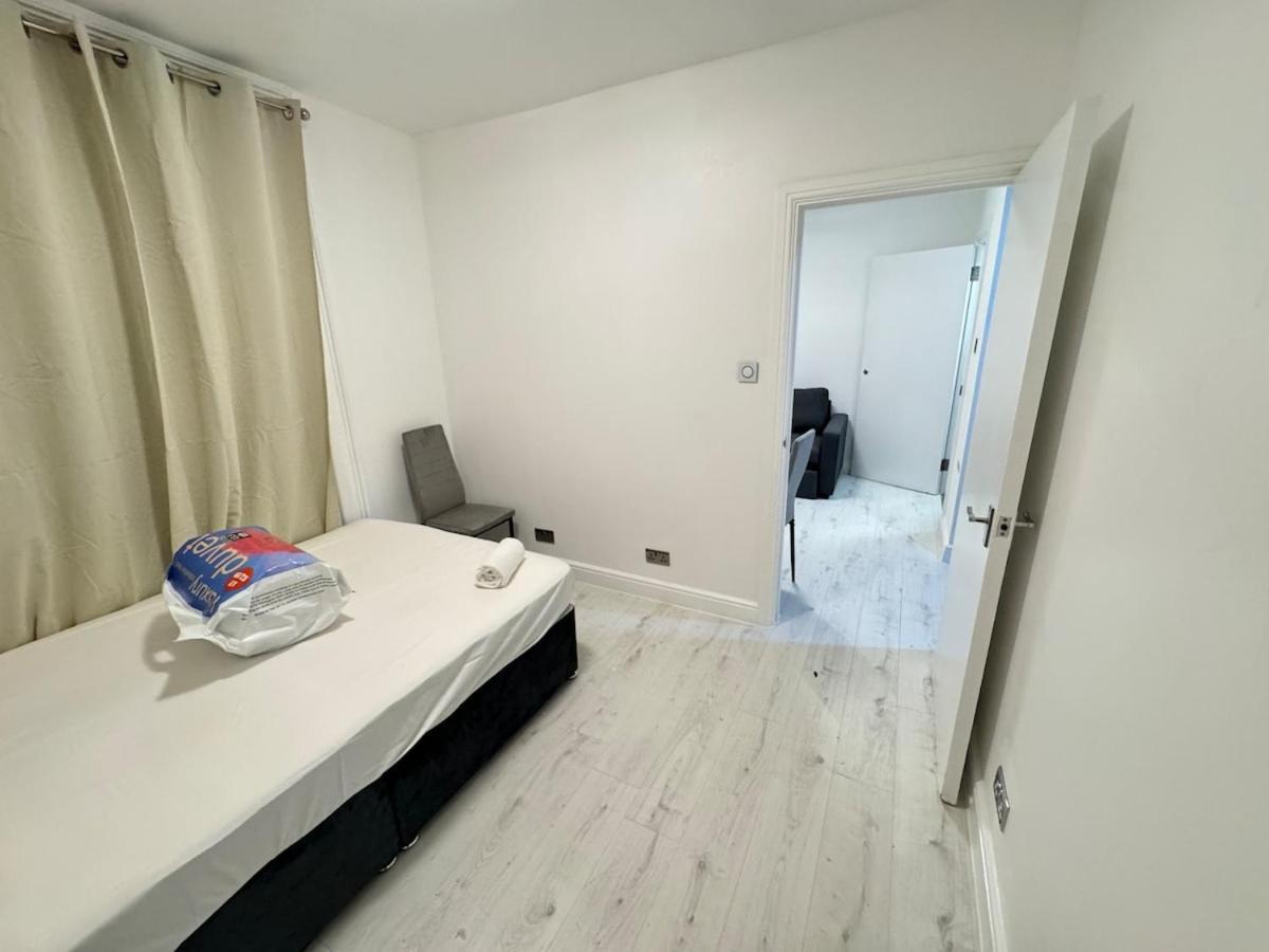 One Bedroom Flat 2nd Floor Victoria