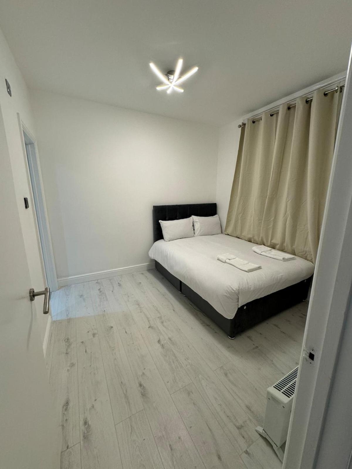 One Bedroom Flat 2nd Floor Victoria *